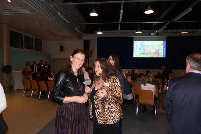 Historikerin Dr. Martina Switalski im Gespräch mit Antje Bezold vom Eschenauer Kino. | Foto: A. Unbehaun