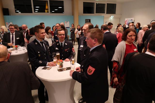 Die Vertreter der Ortsfeuerwehren erkannte man leicht an ihren schicken Uniformen. | Foto: A. Unbehaun