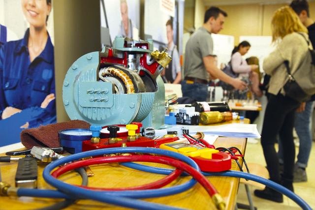 Das Elektronhandwerk präsentierte sich mit einem eigenen Stand. | Foto: Uwe Rahner