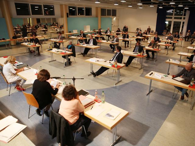 Die Georg Hänfling Halle in Eschenau bietet bei Einhaltung der geforderten Mindestabstände Platz für den Gemeinderat, Vorsitzende, Verwaltung sowie etwa 20 Gäste. | Foto: A. Unbehaun