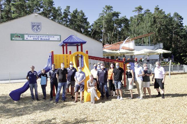 „Bereicherndes Sportheim“: Gruppenbild mit Masken. | Foto: U. Rahner