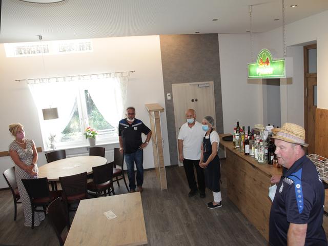 Für die Indoor-Saison bestens gerüstet: der Gastraum der Taverna Brander Weiher lädt zum Verweilen ein. | Foto: U. Rahner