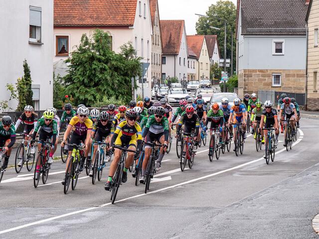 Schnelle Linksabbieger in der Brander Hauptstraße | Foto: Klaus Fleischmann