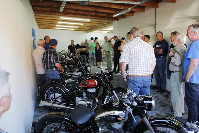 Gastgeber, Gäste und der Gäste-Fuhrpark | Foto: Georg Heck