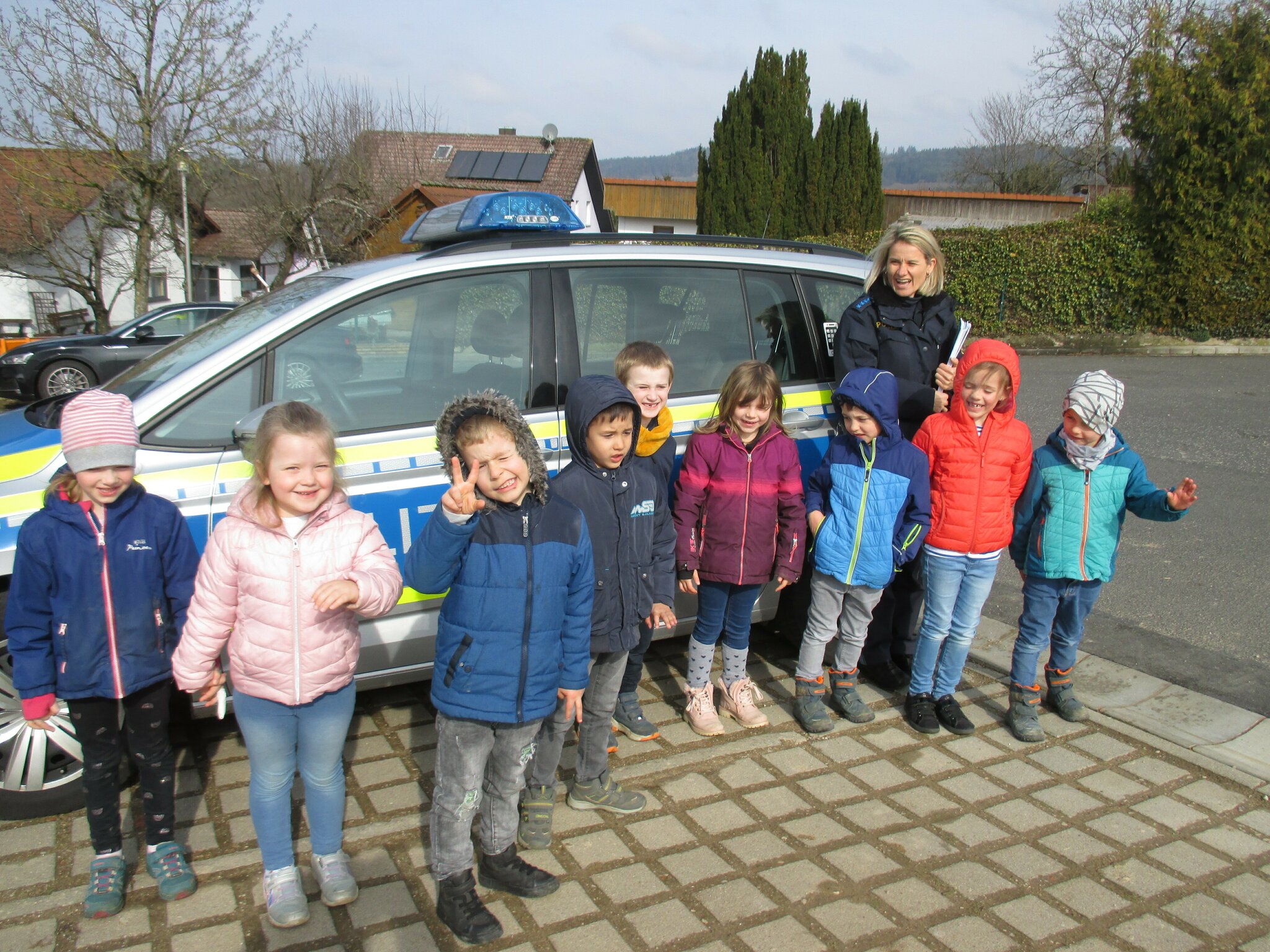 Polizei im Kindergarten Kirchröttenbach: Sogar das Blaulicht ging