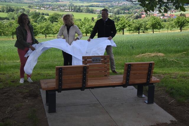 Enthüllung | Foto: Sabine Büssert