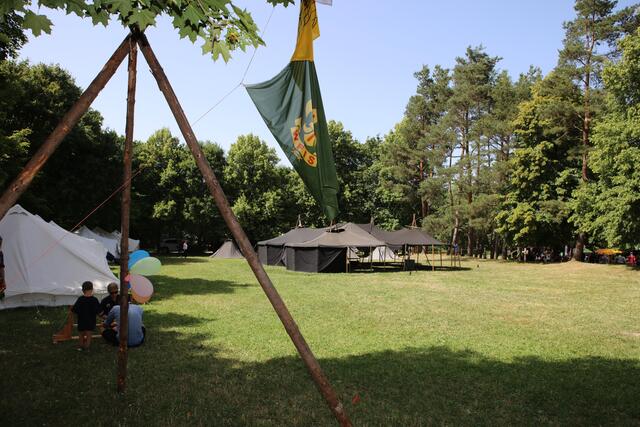 Bereits am Eingang zum Lager wehte die WFIS Fahne. | Foto: Andreas Unbehaun