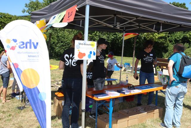 Die Volkshochschule darf beim Sommerfestival im Park nicht fehlen. | Foto: Andreas Unbehaun