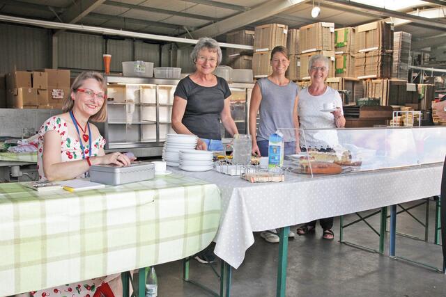 Teamwork der Gesangvereine bei Kaffee und Kuchen | Foto: Uwe Rahner