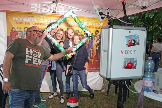 Auch der Fotograf an der Fotobox hatte viel Spaß mit seinen sympathischen Models. | Foto: Uwe Rahner