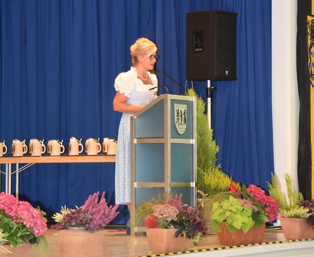 Bürgermeisterin Ilse Dölle ist stolz auf 333 aktive ehrenamtliche Helfer, die zuverlässig kommen, wenn sie gerufen werden. | Foto: Sabine Büssert