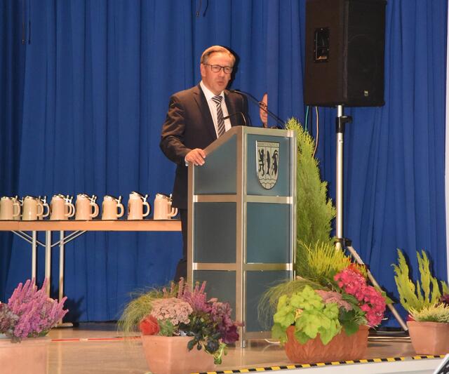 Landrat Alexander Tritthart: Die zu ehrenden sind Vorbilder für die Jugend. | Foto: Sabine Büßers