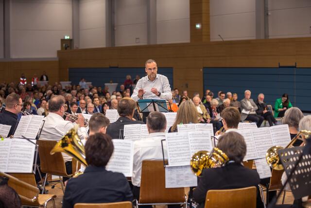 Voller Konzentration wurde gespielt und gesungen. Die Zuschauer lauschten gebannt. | Foto: Michael Glenk