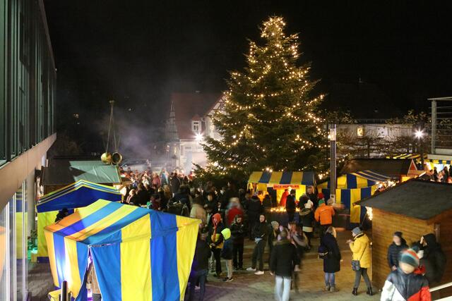 Abendstimmung auf dem Heroldsberger Adventsmarkt | Foto: Andreas Unbehaun