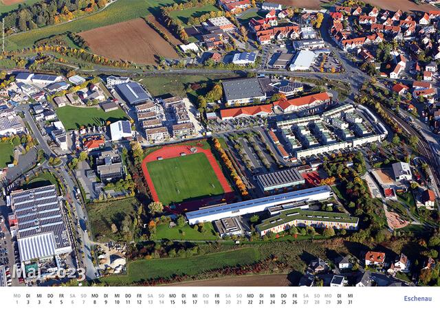 Am nördlichen Ende von Eschenau entstand in den vergangenen Jahren ein bedeutendes Siedlungsgebiet. Mit dem neuen „Eschenau-Park” wurde einer weitere Baulücke geschlossen. 57 neue Eigentumswohnungen entstehen derzeit und werden 2023 bezugsfertig sein. | Foto: NOVUM Verlag &amp; Werbung © Andreas Unbehaun