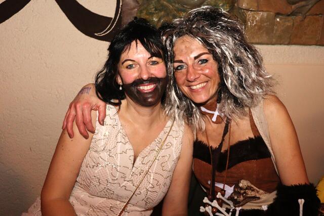 In Igensdorf feierte man bereits den "Hexenfasching"