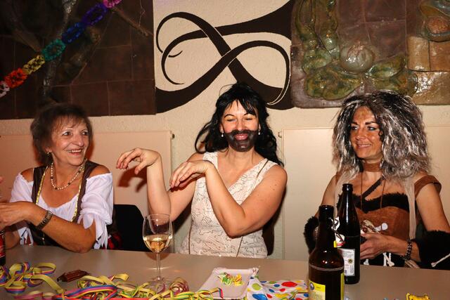 In Igensdorf feierte man bereits den "Hexenfasching"