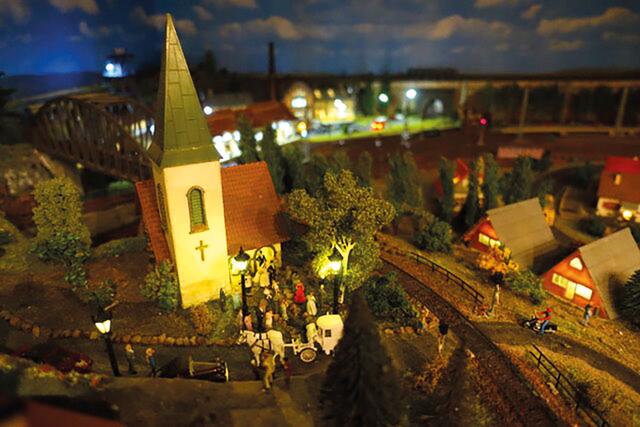 Die Anlage mit effektvoller Beleuchtung, wie sie in Dreieich bei Frankfurt am Main in Betrieb war. In Eckental soll sie aber nicht nur revitalisiert werden, sondern dient als Basis für Neues. | Foto: Werner Korbacher