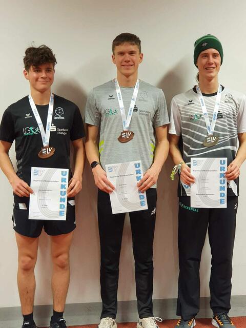 Anton Meinlschmidt, Niklas Göhl und Jan Hölzer freuen sich über ihre Urkunden | Foto: ©Göhl