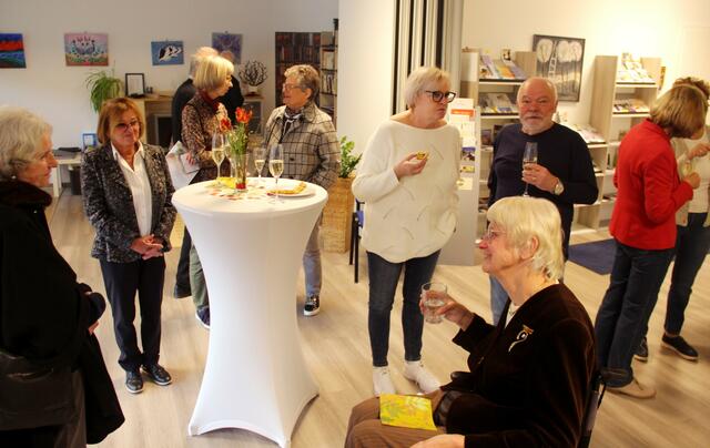 Enzmann mit einem Teil der interessierten Gäste.