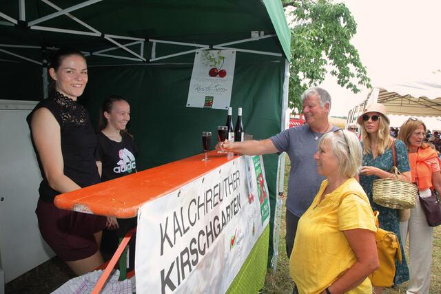 Prickelnde regionale Köstlichkeit: Der Kalchreuther Kirschsecco. | Foto: Foto: Uwe Rahner