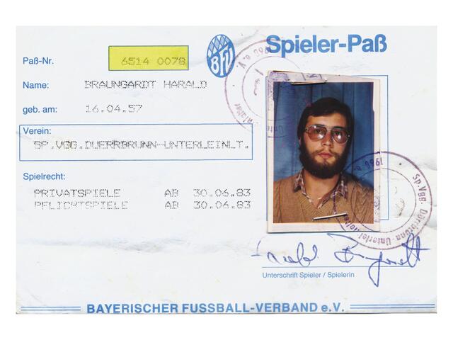 Jung und dynamisch: Harald Braungardt, heute 2. Vorsitzender des TSV Brand, in seinem von der SpVgg Duerrbrunn-Unterleinleiter ausgestellten Pass.