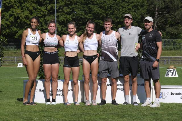 Gruppenbild der Athletinnen und Athleten der LG Eckental. | Foto: Mahr
