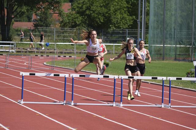 Die 61,15 sec. über die 400 Hürden bedeuteten für Nele Saisonbestleistung. | Foto: Mahr