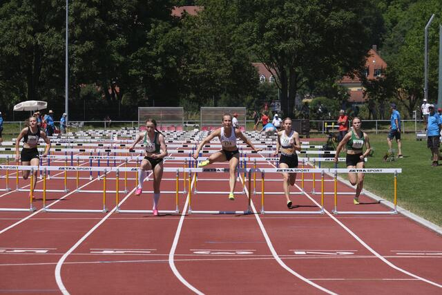 Franziska Mahr beim 100 Meter-Hürden-Lauf. | Foto: Mahr