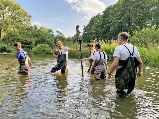 Eine Entdeckungstour am Eisvogelsteig des LBV in Nößwartling. | Foto: Katharina Hubmann