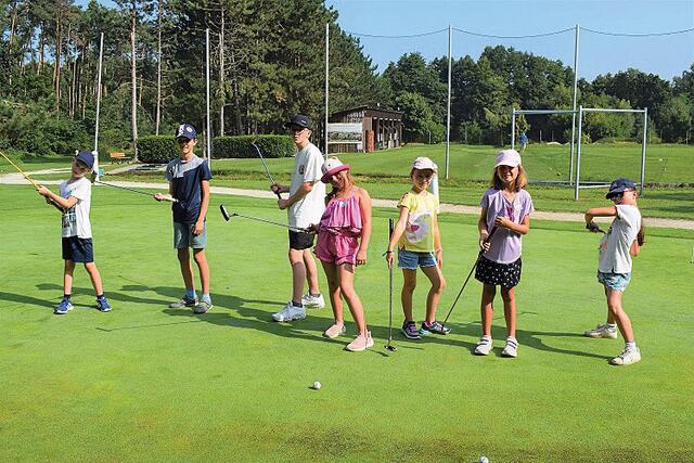 Beim „Golf 4 Kids“ haben die Kinder zum ersten Mal „das Grün“ betreten und bespielt. | Foto: Privat