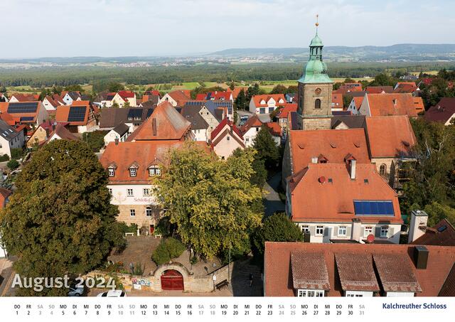 Schloss Kalchreuth: Erste Erwähnung 1395. Das Haupthaus wurde von der Patrizierfamilie Haller nach 1449 errichtet. Bis 2015 als Gaststätte genutzt. Das Schloss bildet mit der Kirche St. Andreas, und der Zehntscheune ein beeindruckendes, ortsbildprägendes Ensemble.  | Foto: NOVUM Verlag und Werbung GmbH © Andreas Unbehaun