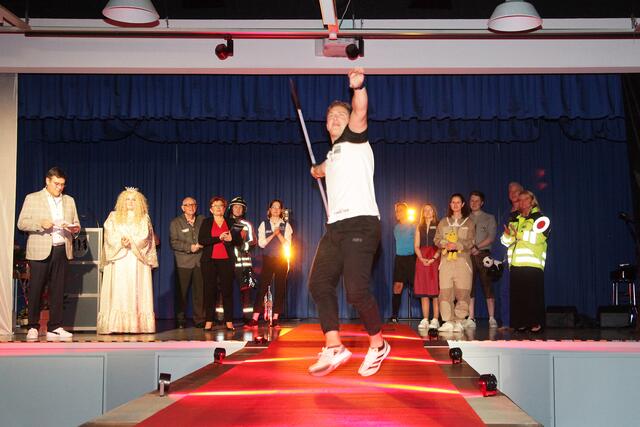 Athletischer Ansatz: Christoph Eber täuschte den Speerwurf nur kurz an und repräsentierte die seit 1978 in vielen Sparten erfolgreiche LG Eckental. | Foto: Uwe Rahner