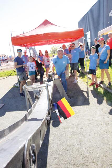 Bürgermeister Edmund Ulm am rollenden Amboß. | Foto: Uwe Rahner