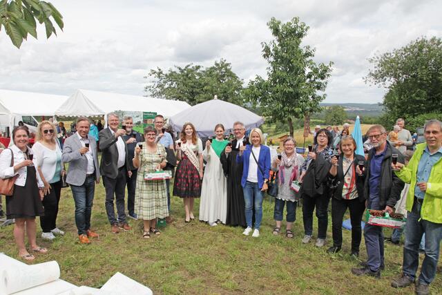 Prost mit Kalchreuther Kirschsecco | Foto: Uwe Rahner