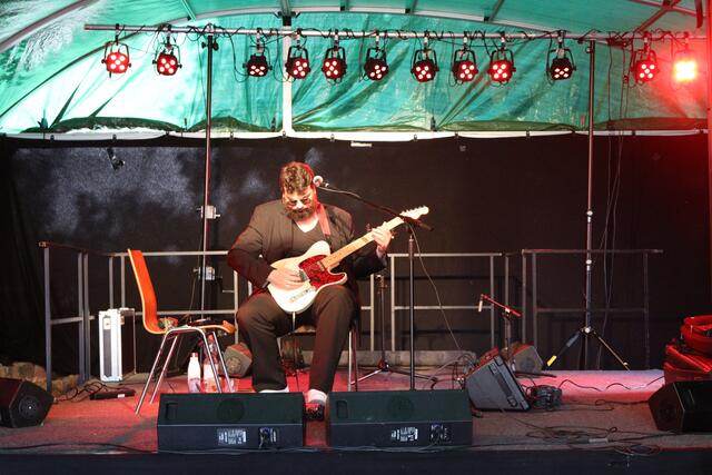 DD Cassiere spielte als One-Man-Show erdigen Blues. | Foto: Kilian Unbehaun