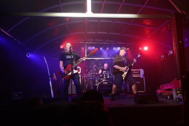 Murder One sind die amtlichen Nachlassverwalter von Lemmy Kilmister und huldigten dementsprechend der Musik von Motörhead. | Foto: Kilian Unbehaun