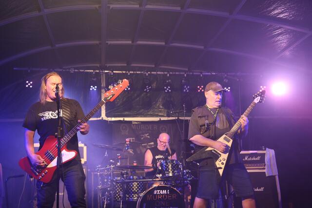 Murder One sind die amtlichen Nachlassverwalter von Lemmy Kilmister und huldigten dementsprechend der Musik von Motörhead. | Foto: Kilian Unbehaun