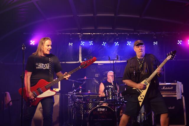 Murder One sind die amtlichen Nachlassverwalter von Lemmy Kilmister und huldigten dementsprechend der Musik von Motörhead. | Foto: Kilian Unbehaun