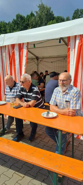 Bei so herrlichem Wetter kann man es aushalten.  | Foto: Christa Zeissler