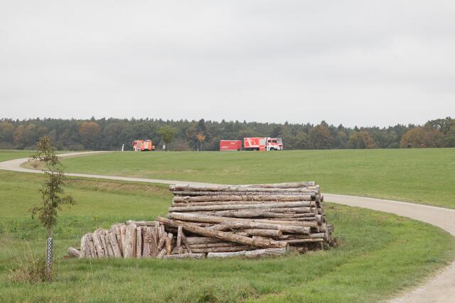 Kräfte aus Herzogenaurach richteten unweit vom Sportgelände des FC Kalchreuth einen Hubschrauberlandeplatz ein. | Foto: Uwe Rahner