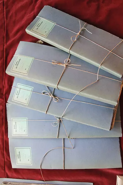 Das „Schmalfolie”-Format war möglichst papiersparend, denn ­Papier war früher ein äußerst kostbares Gut.  | Foto: Uwe Rahner