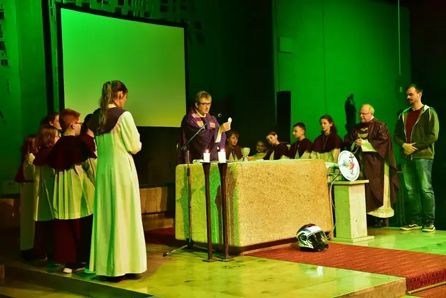 Lamm Gottes – Schild Ort der Hoffnung. | Foto: Reinhard Feiler