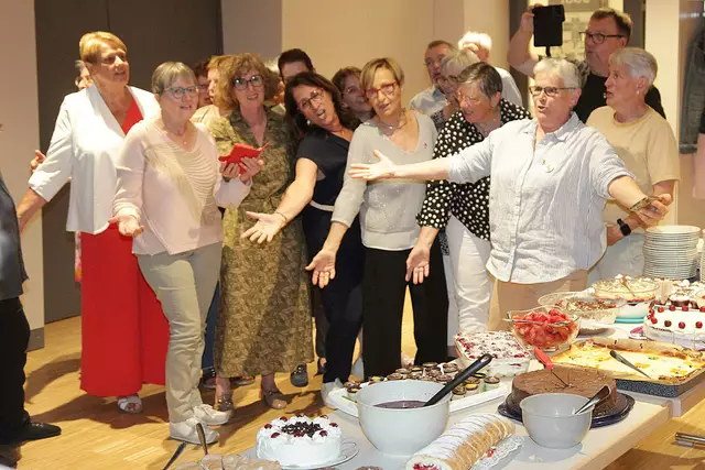 Buffet-Eröffnung auf Französisch: Allez, allez… | Foto: Uwe Rahner