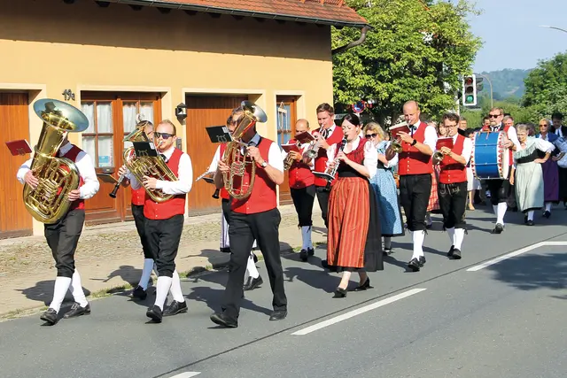 Am 23. und 24. August stehen in Igensdorf wieder „Musik und Tracht” im Mittelpunkt des Marktfestes. | Foto: Hella Ziefer