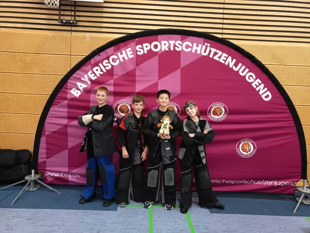 Großes Lob an die Benzendorfer Lichtgewehrschützen v.l.n.r.: Tom Kastl, Robin Kletter, Jason Zhu, Hannah Debatin