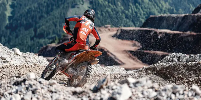 „Wie ein Gladiator, der in eine Arena geführt wird” fühlte sich Leon Volland beim Start zum „Erzbergrodeo“. | Foto: Privat