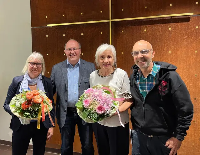 v.re.: Markus Kalbskopf, Einrichtungsleiter Seniorenzentrum Martha-Maria, Annegret Schildknecht, Organisation/Vorleserin, Reinhard Zeiss, 2. Bürgermeister Eckental, Marja Leena Schmädicke, Klavier | Foto: Monika Hofmann, stv. Leitung MM Soziale Betreuung