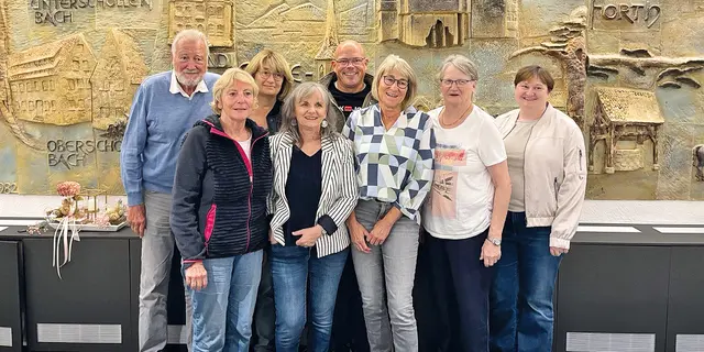 Thomas Weise, Susanne Hofmann, Sebastian Mehn (hinten), Christine Bajus, Nathalie Conan, Birgit Kerner, Helga Schölkopf, Andrea Plannerer (vorn) (v.l.) | Foto: Privat