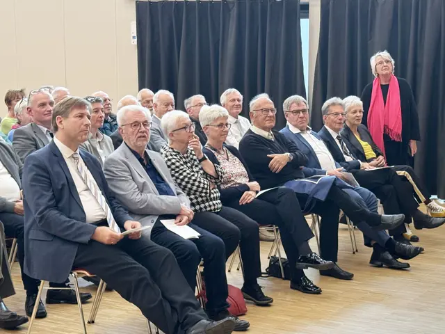 Politische Prominenz im Parkett. | Foto: Werner Löblein